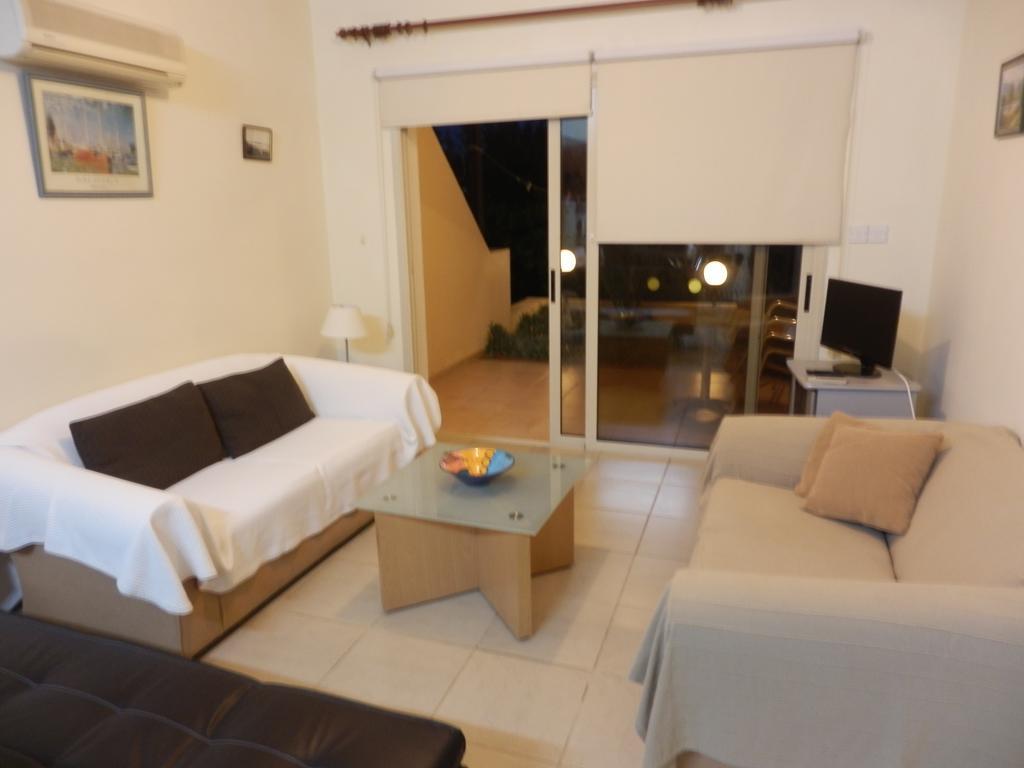 Byreva Apartments Paphos Pokoj fotografie