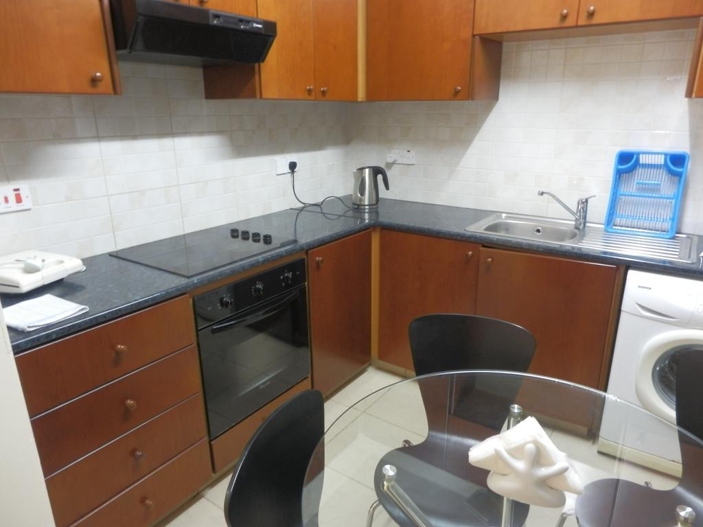Byreva Apartments Paphos Pokoj fotografie