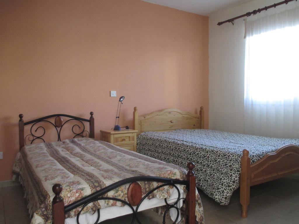 Byreva Apartments Paphos Pokoj fotografie