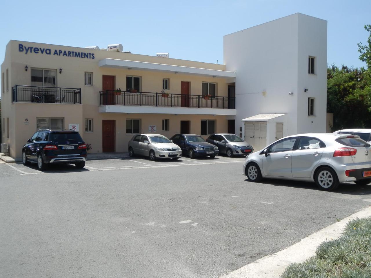 Byreva Apartments Paphos Exteriér fotografie